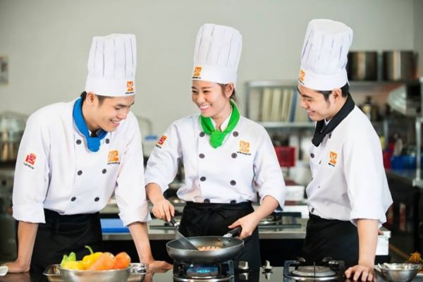 Tổng hợp mẫu đồng phục áo bếp đẹp nhất 2023