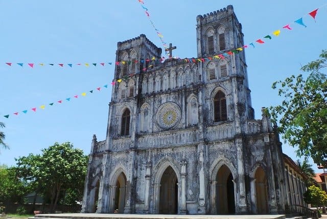 Địa điểm du lịch Phú Yên nhà thờ Mằng Lăng